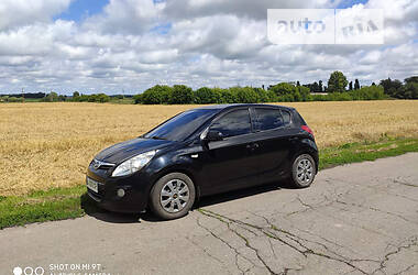 Хэтчбек Hyundai i20 2010 в Глобине