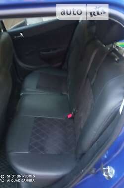 Хэтчбек Hyundai i20 2011 в 