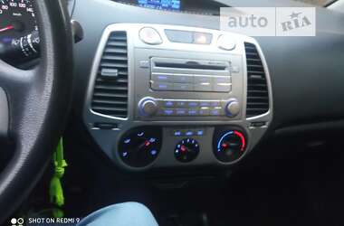 Хэтчбек Hyundai i20 2011 в 