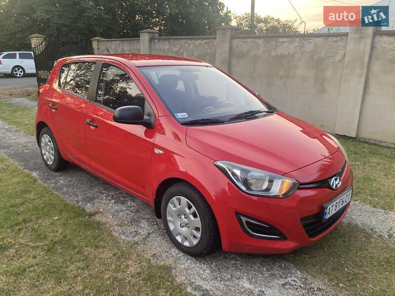 Хэтчбек Hyundai i20 2012 в Богородчанах
