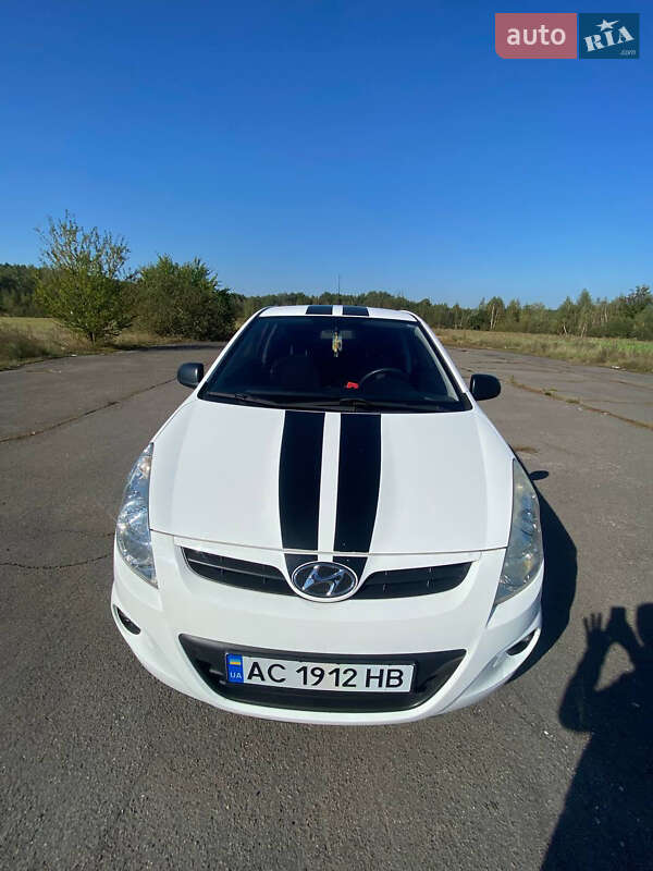 Хетчбек Hyundai i20 2009 в Любешові