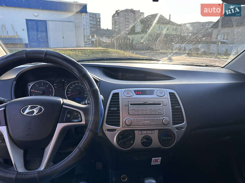 Хэтчбек Hyundai i20 2011 в Вараше