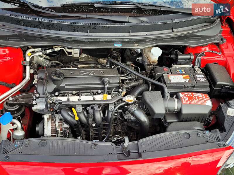Хетчбек Hyundai i20 2013 в Дрогобичі