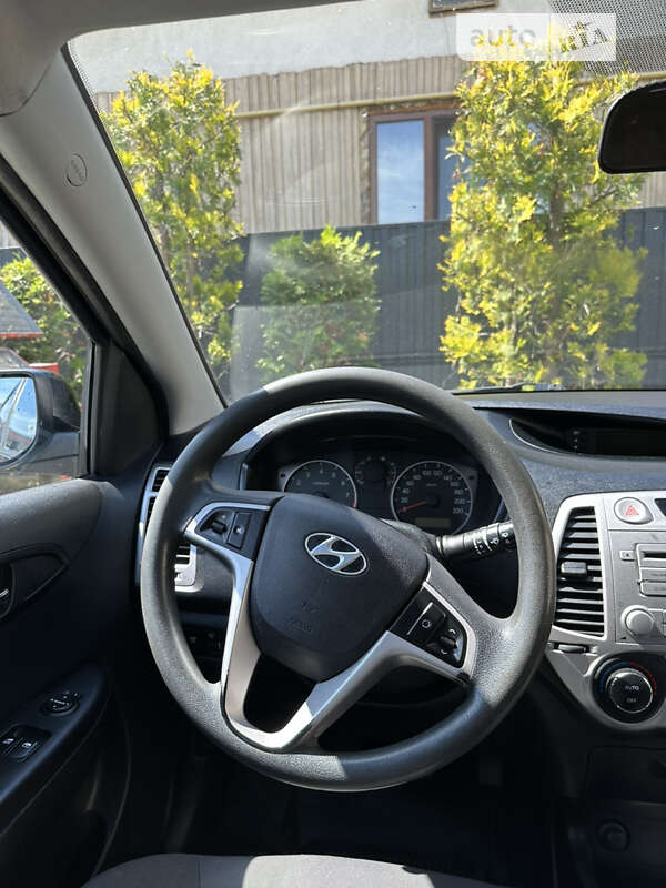 Хэтчбек Hyundai i20 2009 в Болехове