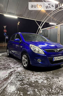 Хэтчбек Hyundai i20 2011 в Киеве