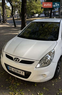 Хэтчбек Hyundai i20 2010 в Днепре