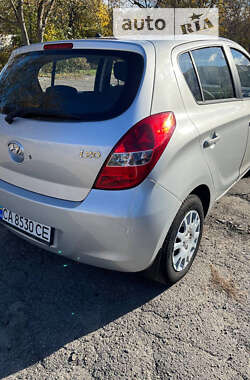 Хэтчбек Hyundai i20 2012 в 