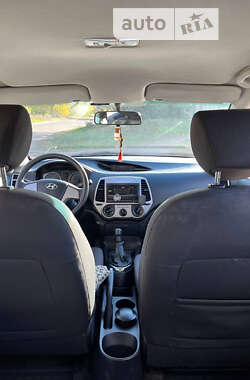 Хэтчбек Hyundai i20 2012 в 