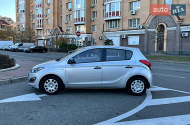 Хэтчбек Hyundai i20 2013 в Киеве