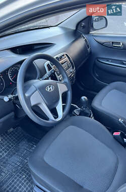 Хэтчбек Hyundai i20 2013 в Киеве