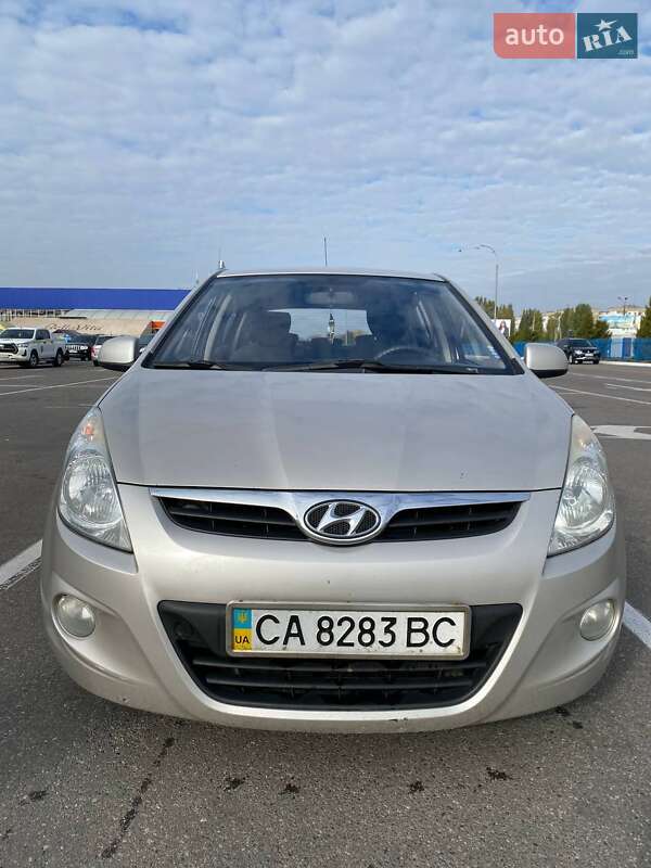 Хетчбек Hyundai i20 2011 в Черкасах