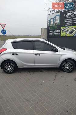 Хэтчбек Hyundai i20 2011 в 