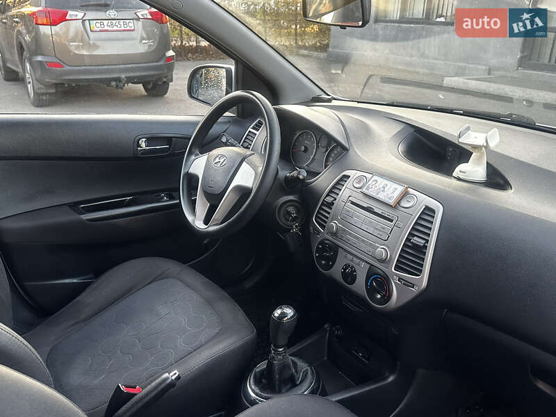 Хэтчбек Hyundai i20 2011 в Чернигове