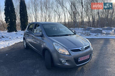 Хетчбек Hyundai i20 2012 в Дубні