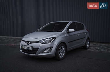 Хэтчбек Hyundai i20 2012 в Харькове