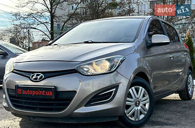 Хетчбек Hyundai i20 2012 в Сумах