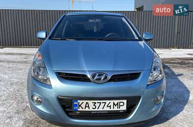 Хэтчбек Hyundai i20 2011 в Киеве