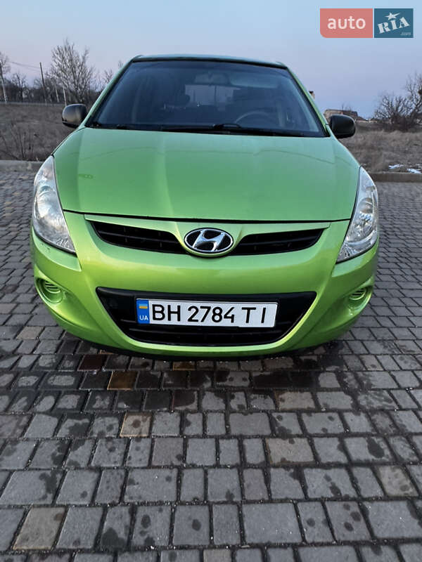 Хэтчбек Hyundai i20 2010 в Одессе