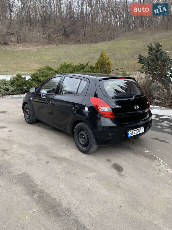 Хэтчбек Hyundai i20 2009 в Полтаве