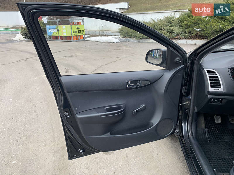 Хэтчбек Hyundai i20 2009 в Полтаве