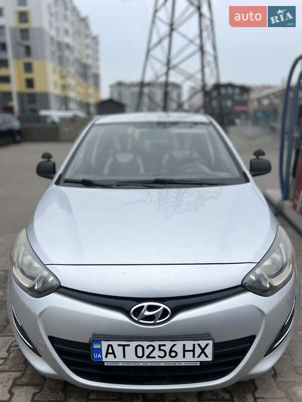 Хэтчбек Hyundai i20 2013 в 