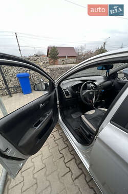 Хэтчбек Hyundai i20 2013 в 