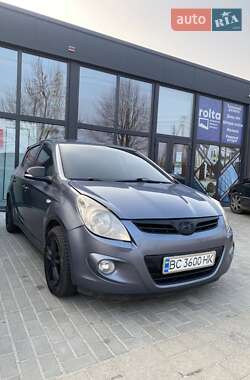 Хэтчбек Hyundai i20 2011 в 