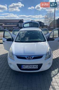 Хэтчбек Hyundai i20 2011 в 