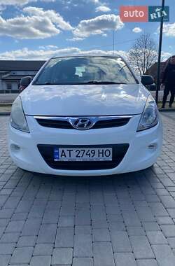 Хэтчбек Hyundai i20 2011 в 