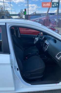 Хэтчбек Hyundai i20 2011 в 