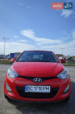Хэтчбек Hyundai i20 2012 в 