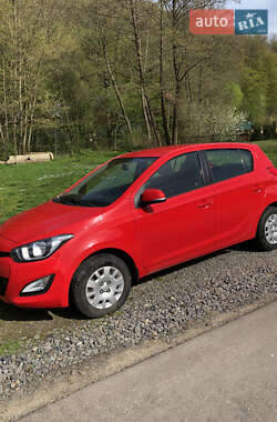 Хэтчбек Hyundai i20 2012 в 