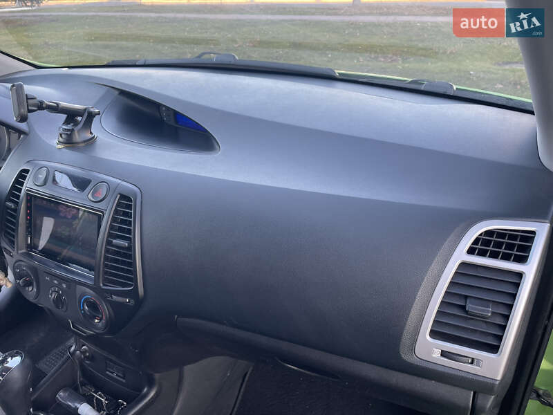 Хэтчбек Hyundai i20 2012 в Кременчуге