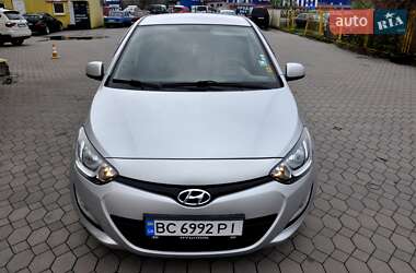 Хэтчбек Hyundai i20 2013 в 