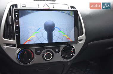 Хэтчбек Hyundai i20 2013 в 