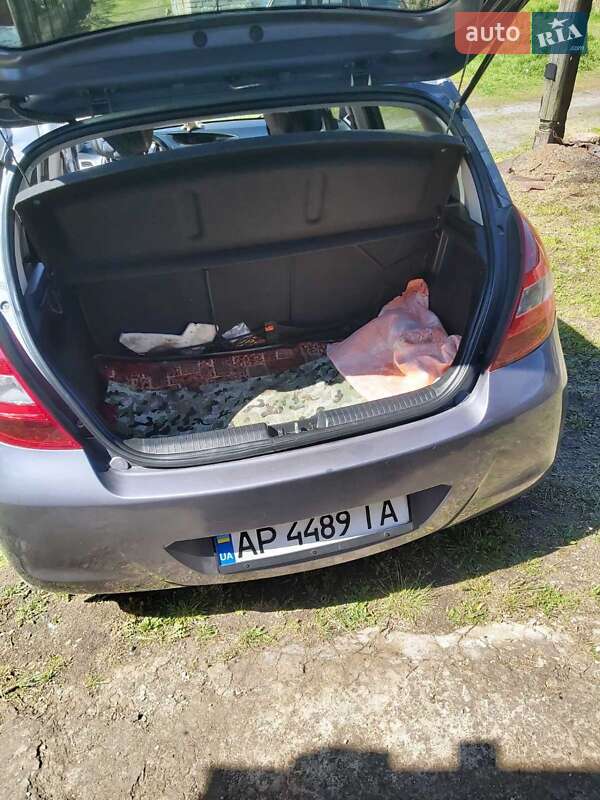 Хэтчбек Hyundai i20 2012 в Запорожье