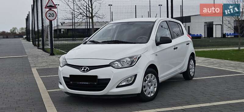 Хэтчбек Hyundai i20 2013 в Мукачево