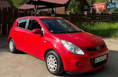 Хетчбек Hyundai i20 2010 в 
