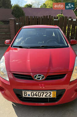 Хетчбек Hyundai i20 2010 в 