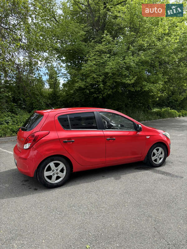 Хетчбек Hyundai i20 2012 в Києві