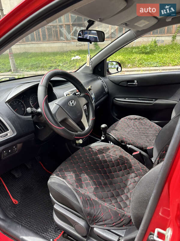 Хетчбек Hyundai i20 2012 в Києві
