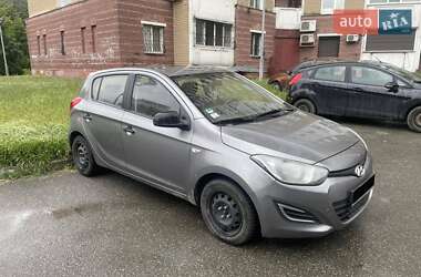 Хэтчбек Hyundai i20 2012 в 