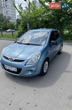 Хэтчбек Hyundai i20 2012 в Харькове