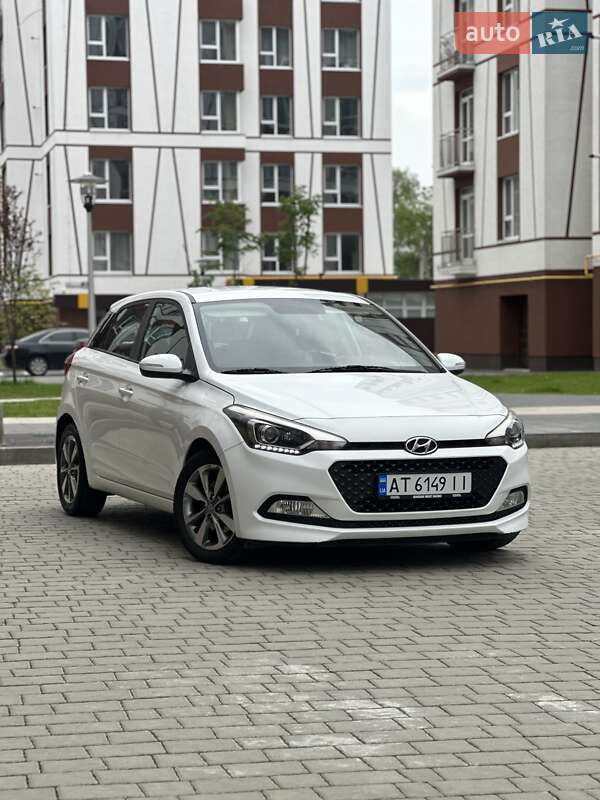 Хэтчбек Hyundai i20 2015 в 