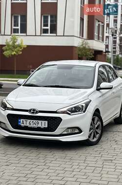 Хэтчбек Hyundai i20 2015 в 
