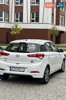 Хэтчбек Hyundai i20 2015 в 