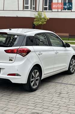 Хэтчбек Hyundai i20 2015 в 