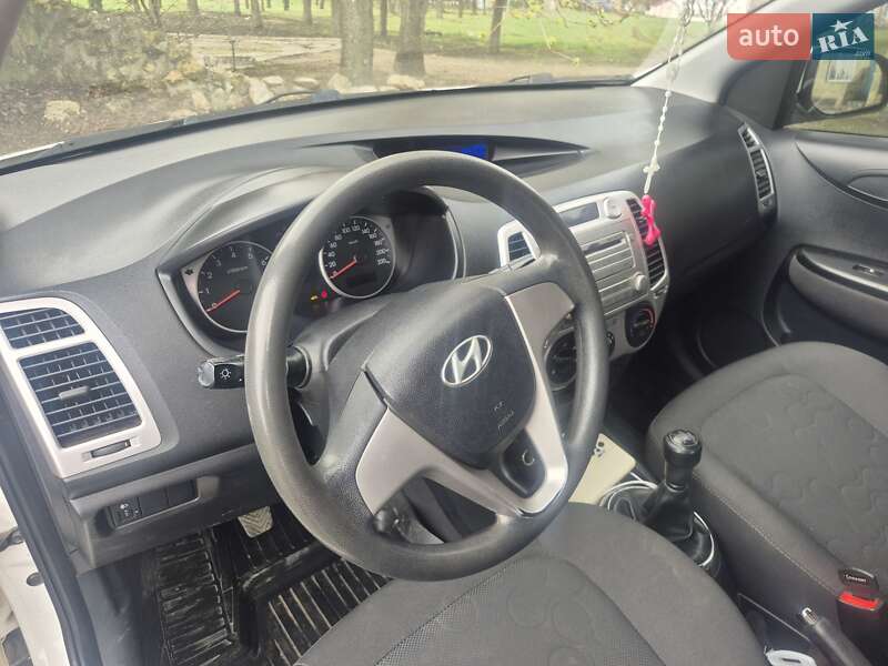 Хэтчбек Hyundai i20 2011 в Лозовой
