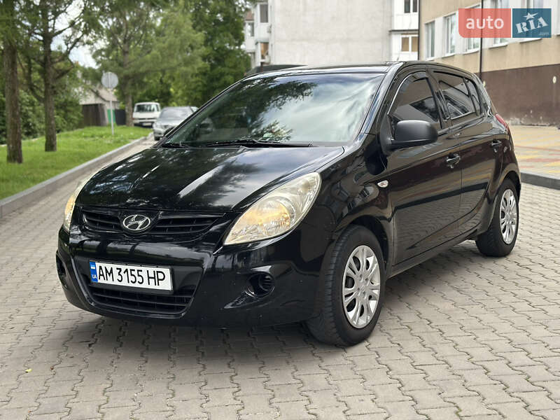 Хетчбек Hyundai i20 2012 в Звягелі