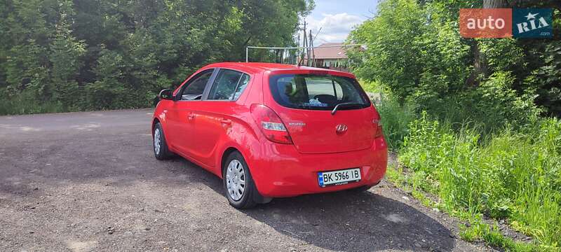 Хэтчбек Hyundai i20 2009 в Ровно